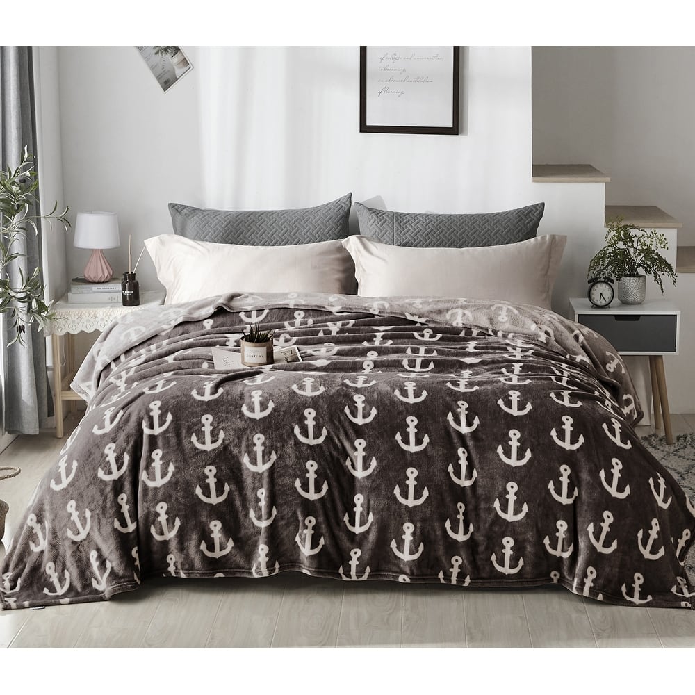 Luxuriously Velvety Plush Blanket Soft Lightweight Blanket