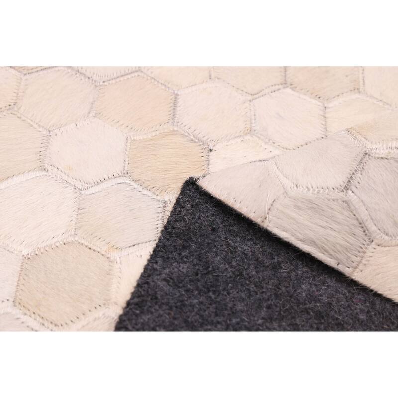 ECARPETGALLERY Handmade Cowhide Patchwork Ivory Leather Rug - 6'0 x 6'0