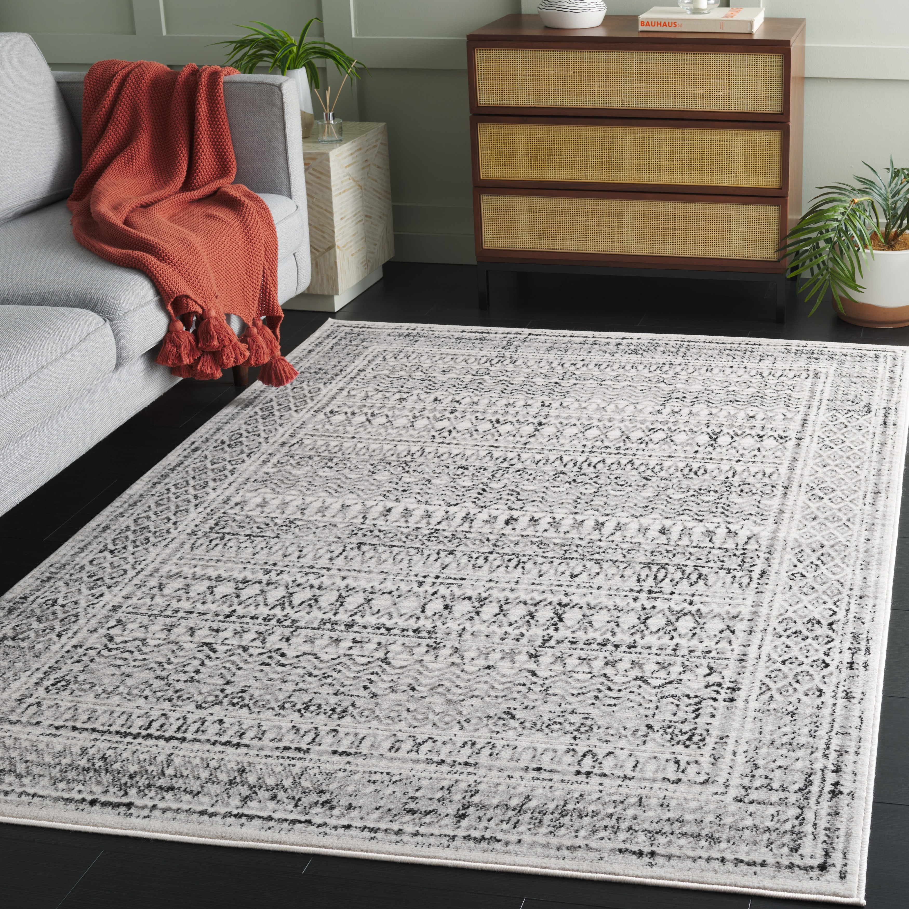 SAFAVIEH Temple Dellar Modern & Contemporary Jute Rug