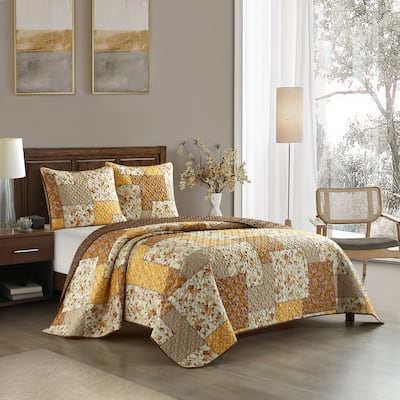 Grand Avenue Rezza 3 Piece Patchwork Floral Quilt Set