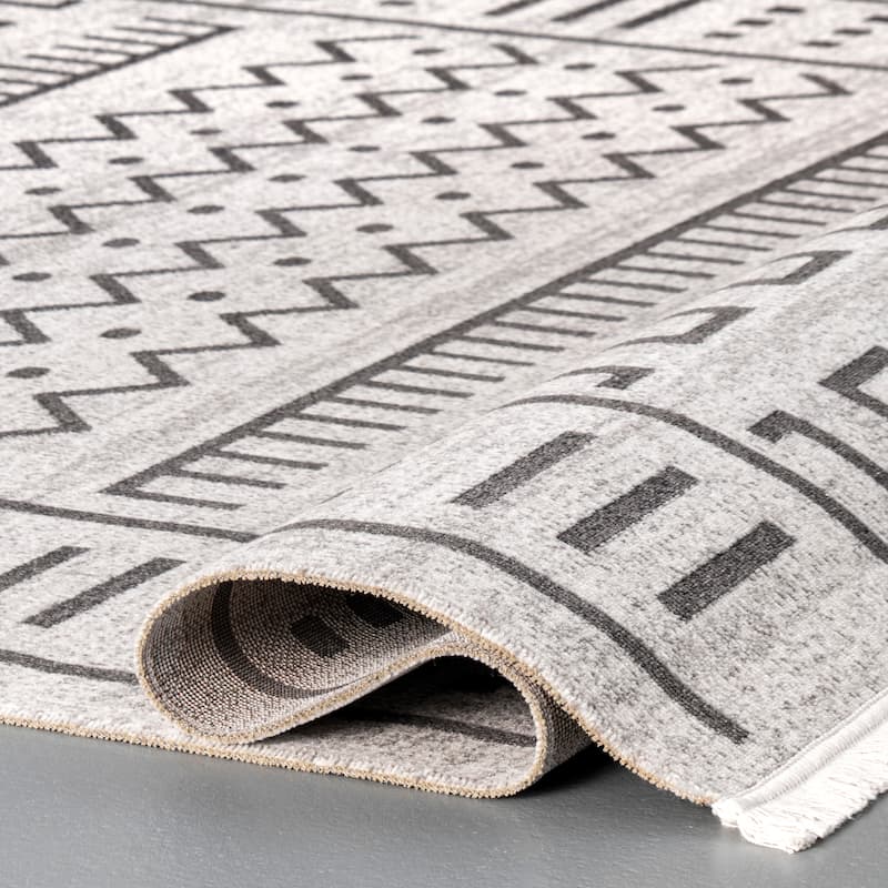 Nuloom Outdoor Tribal Cora Area Rug