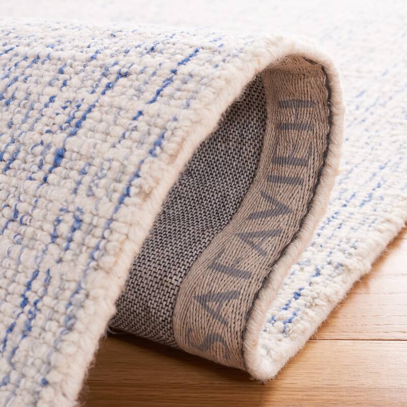 SAFAVIEH Handmade Abstract Cemile Modern Wool Rug
