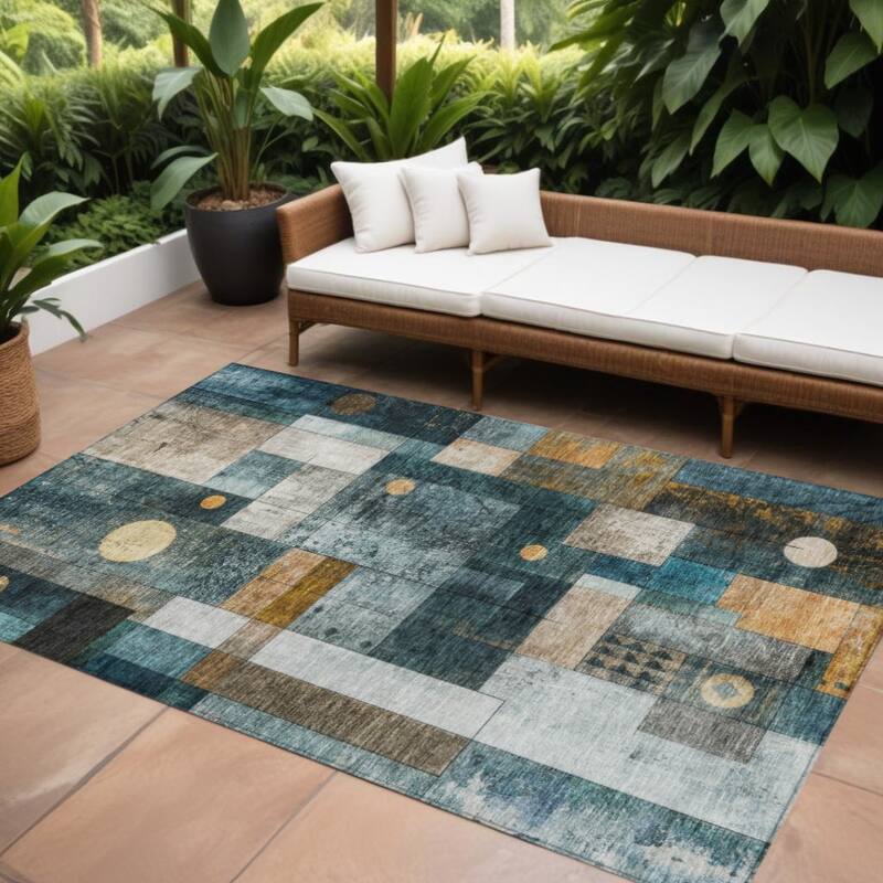 HomeRoots Geometric Transitional Rectangle Outdoor Rug - 8' X 10'