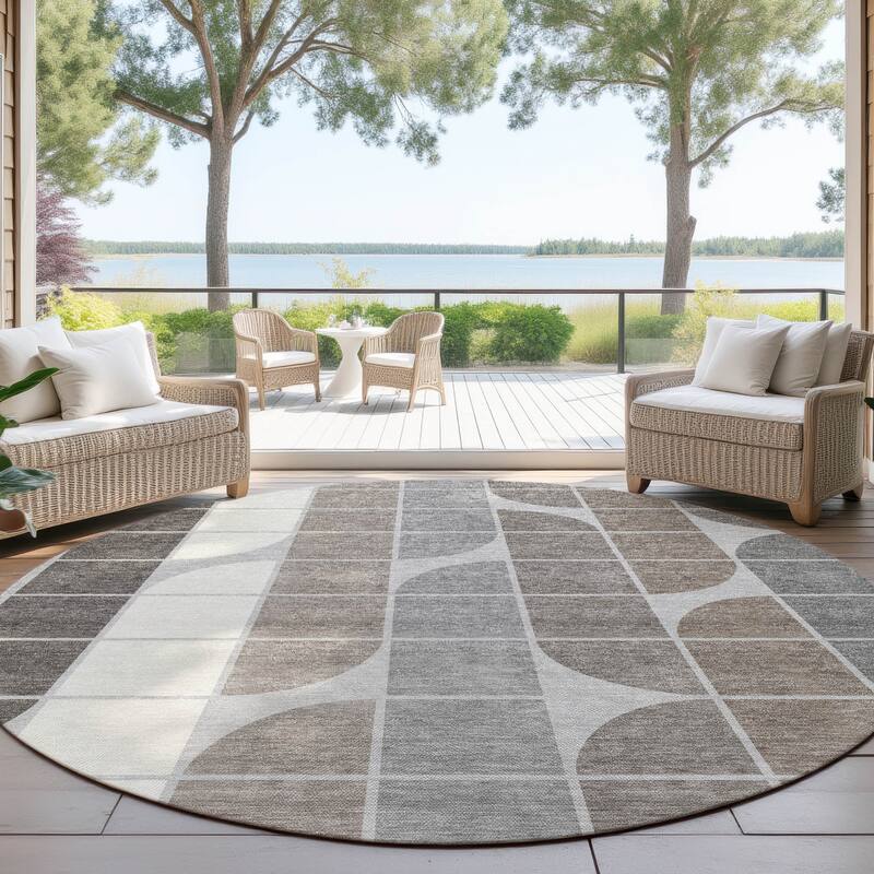 Machine Washable Indoor/ Outdoor Modern Finch Chantille Rug - Silver - 8' x 8'