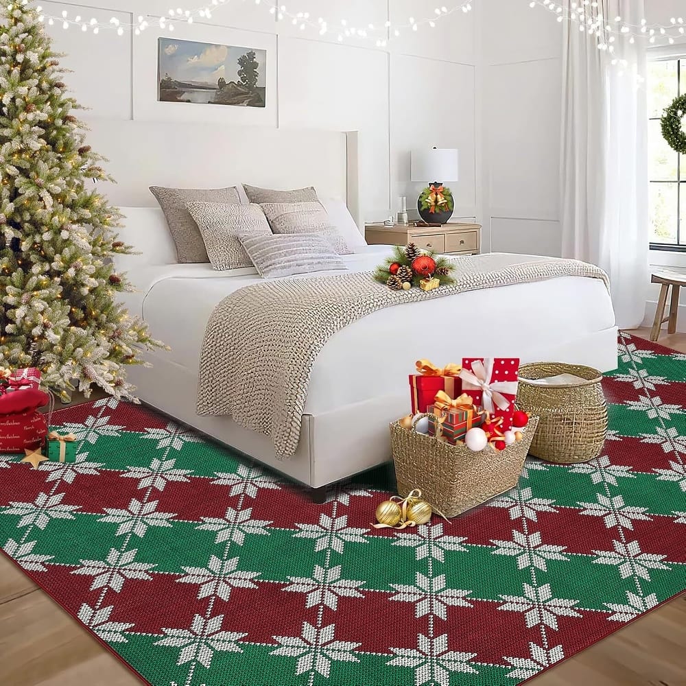 GustoWave Christmas Geometric Throw Area Rugs, Non Slip Machine Washable, Green+Red - 1'6" x 2'6"