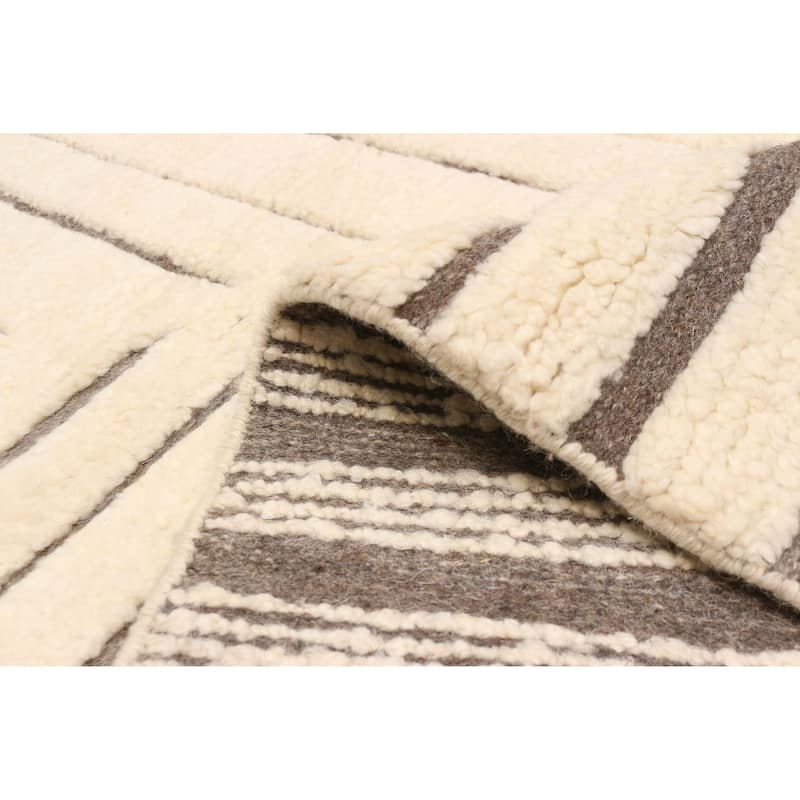 ECARPETGALLERY Hand-knotted Tangier Cream Wool Rug - 5'3 x 7'10