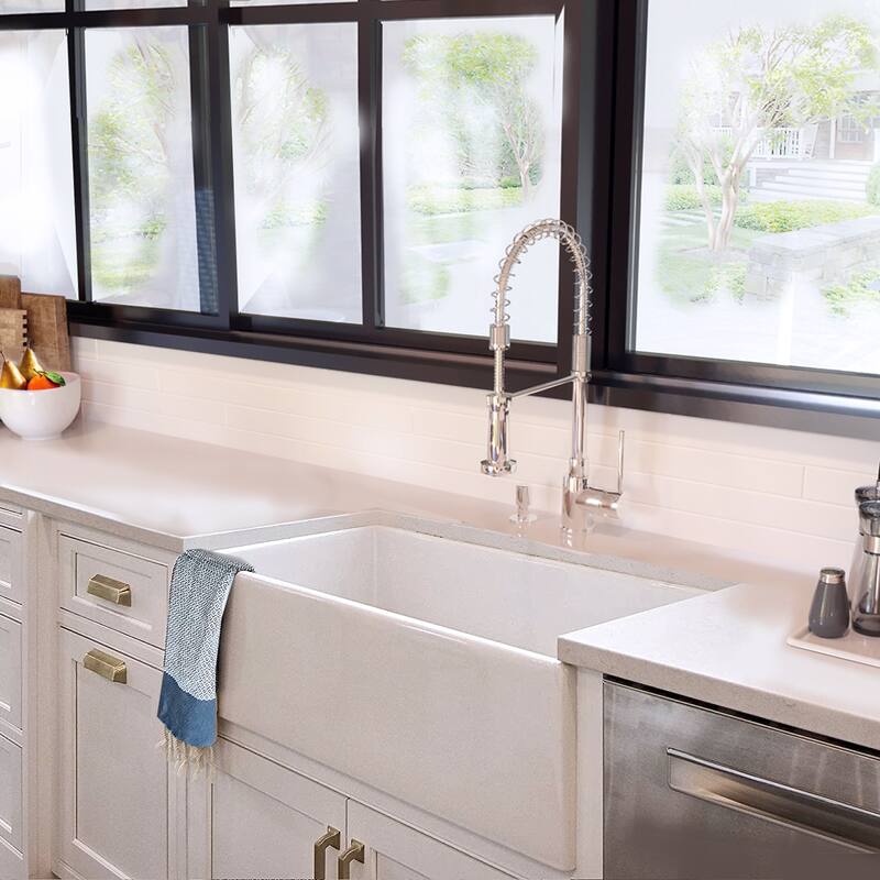 Highpoint Collection 36-inch Fireclay Farmsink with Grid and Drain - 36" x 19" x 10" - 36" x 19" x 10"