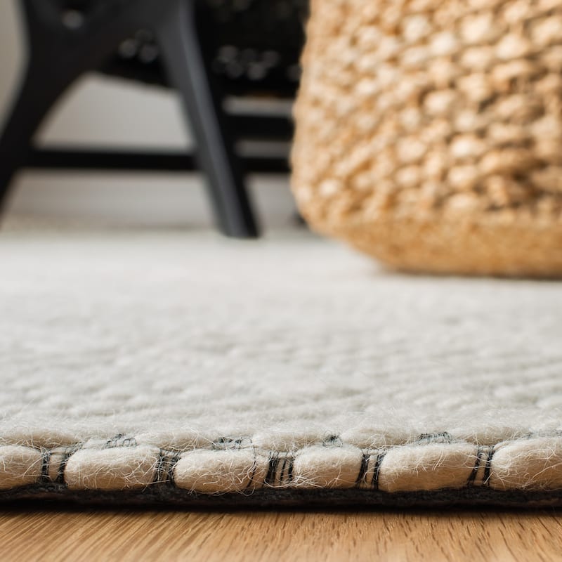 SAFAVIEH Marbella Mechtild Wool Rug