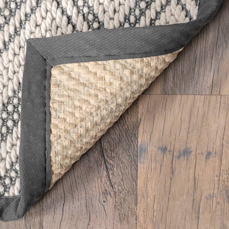 Nuloom Rozi Chevron Wool and Sisal Area Rug