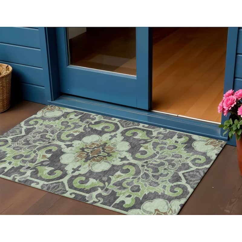 HomeRoots Damask Traditional Rectangle Outdoor Rug - 3' x 5'