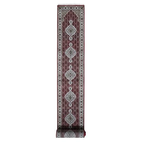 Tabriz Mahi Wool & Silk XL Runner Handmade Rug(2'7"x15'8") - 2'7" x 15'8"