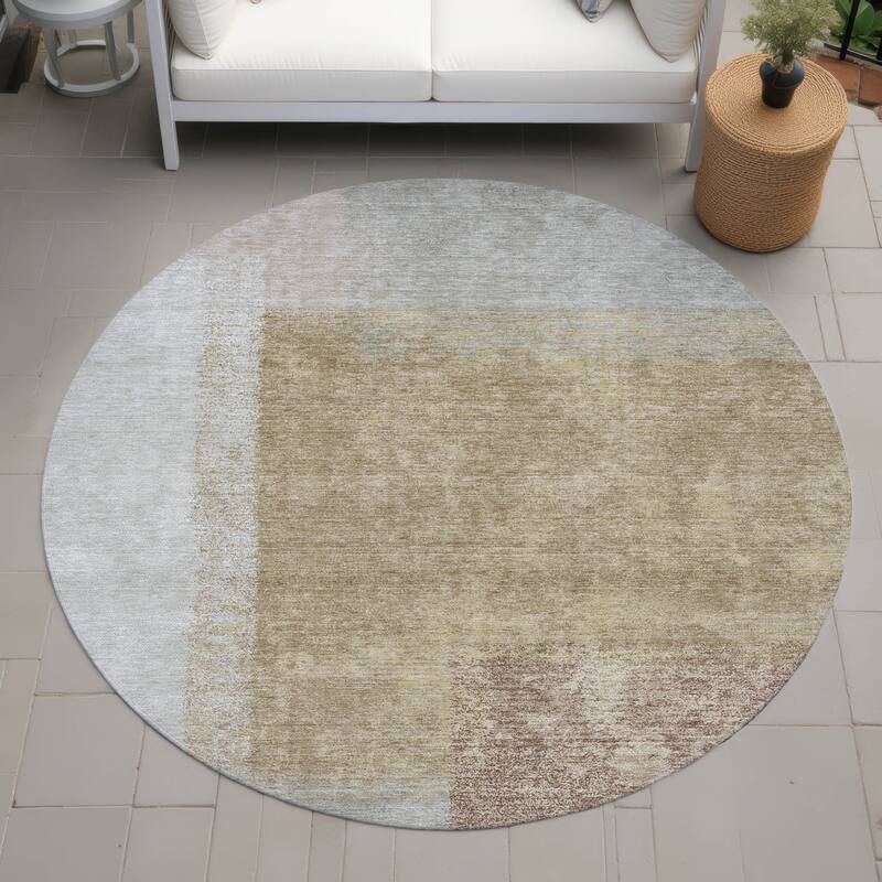 Machine Washable Indoor/ Outdoor Solid Contemporary Chantille Rug - Gold - 8' x 8'