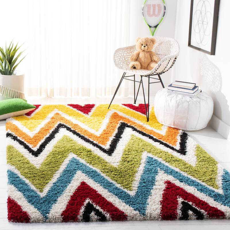 SAFAVIEH, Kids Shag Sheri Chevron Nursery Playroom 2-inch Thick