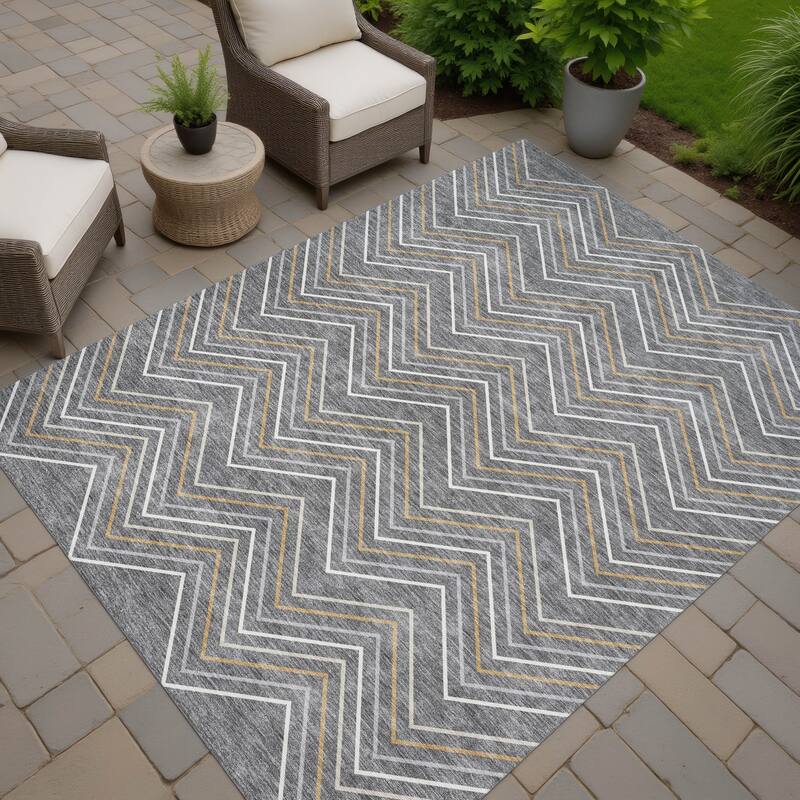 Machine Washable Indoor/ Outdoor Modern Chevron Chantille Rug