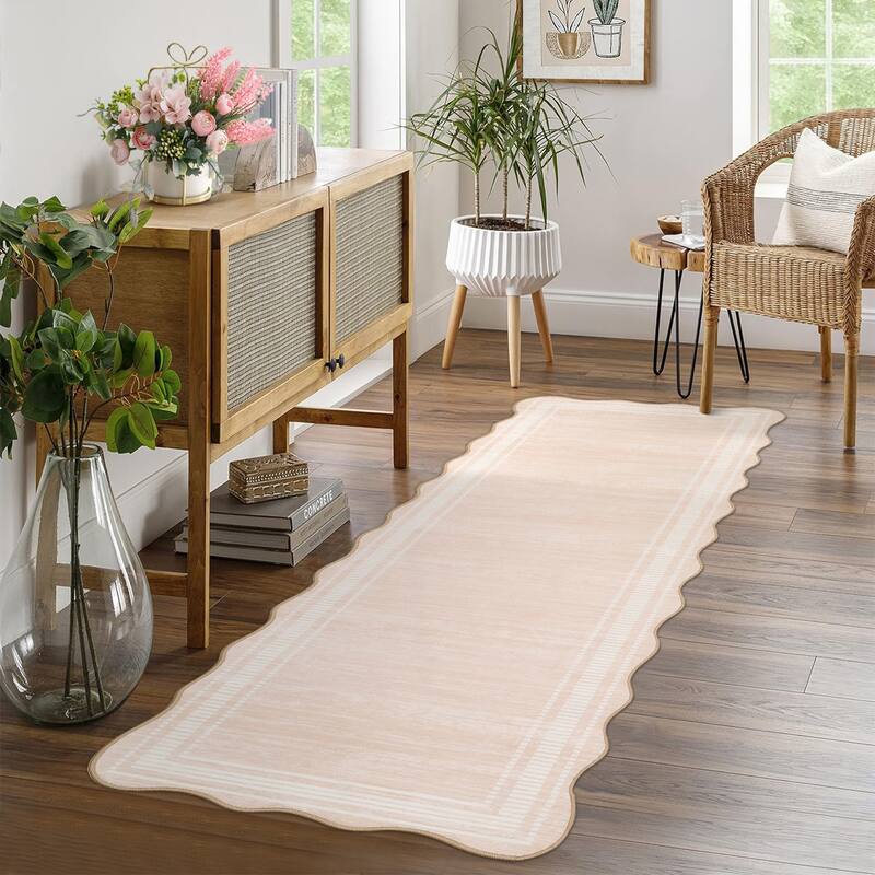 Garvee Scalloped Modern Bordered Area Rug