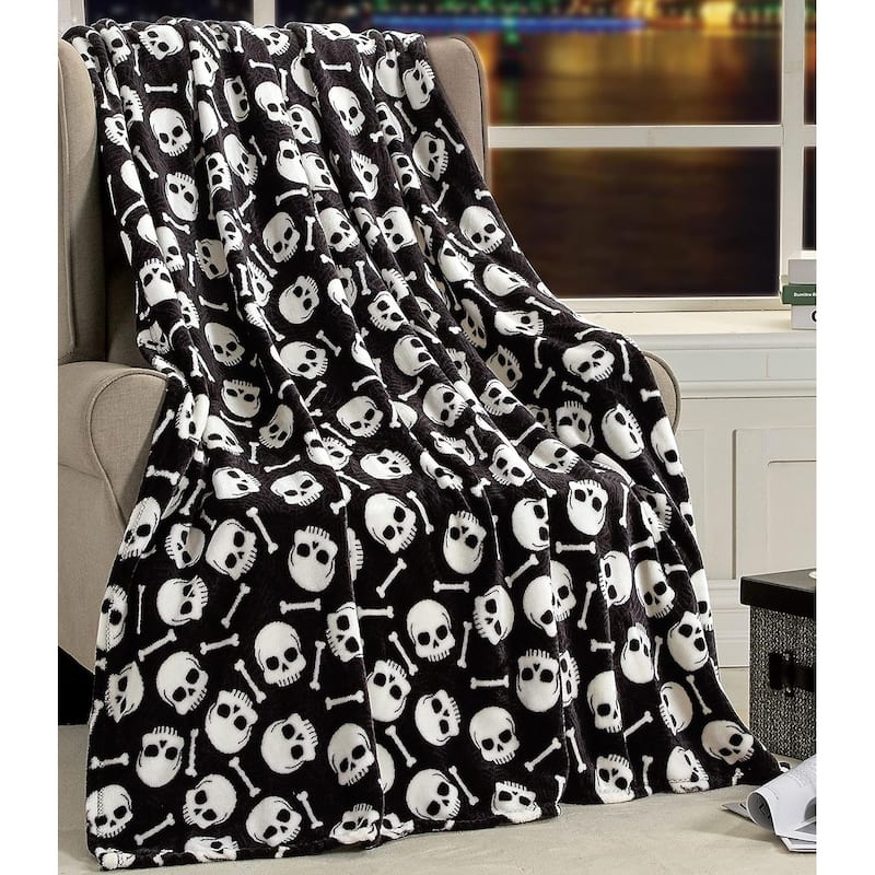 Décor&More Happy Halloween Microplush Throw Blanket (50In x 60In) - Creepy Skull - Throw