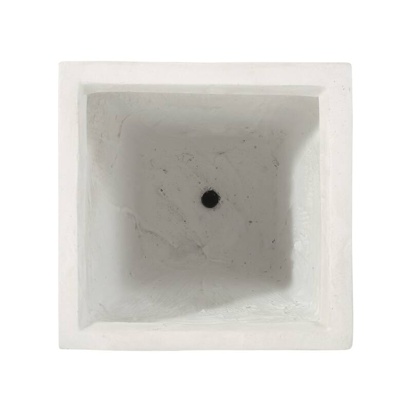 Flower pot，PLANTER，This garden urn planter allows for variation in height in your garden area