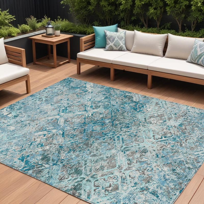HomeRoots Geometric Transitional Rectangle Outdoor Rug - 10' X 14'