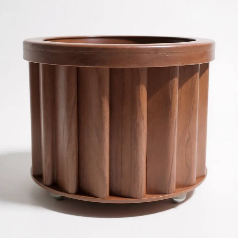 Round Strata Planter - Dark Brown