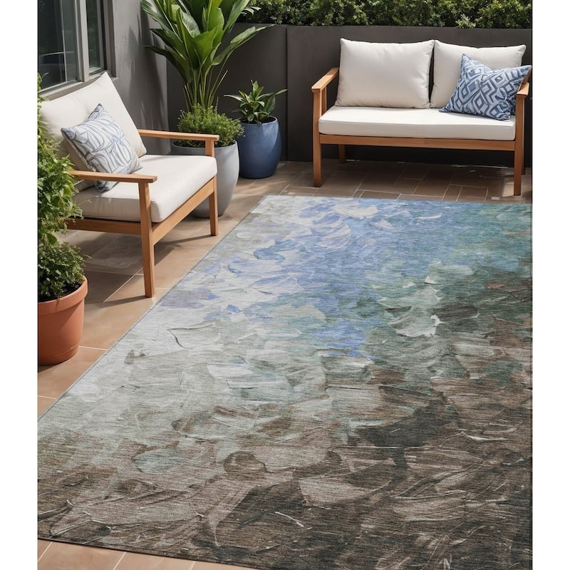 HomeRoots Abstract Transitional Rectangle Outdoor Rug - 5' X 8'