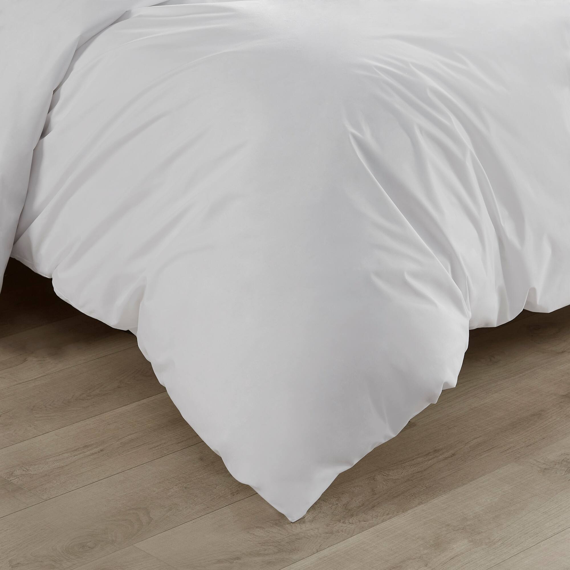 Bed Guardian 3M Scotchgard Stain Resistant and Waterproof Comforter