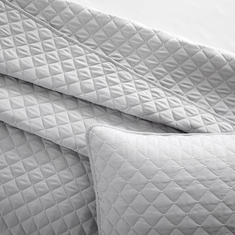3-Piece Reversible Ultra Lighweight Coverlet Premium Microfiber Bedspread Quilt Set