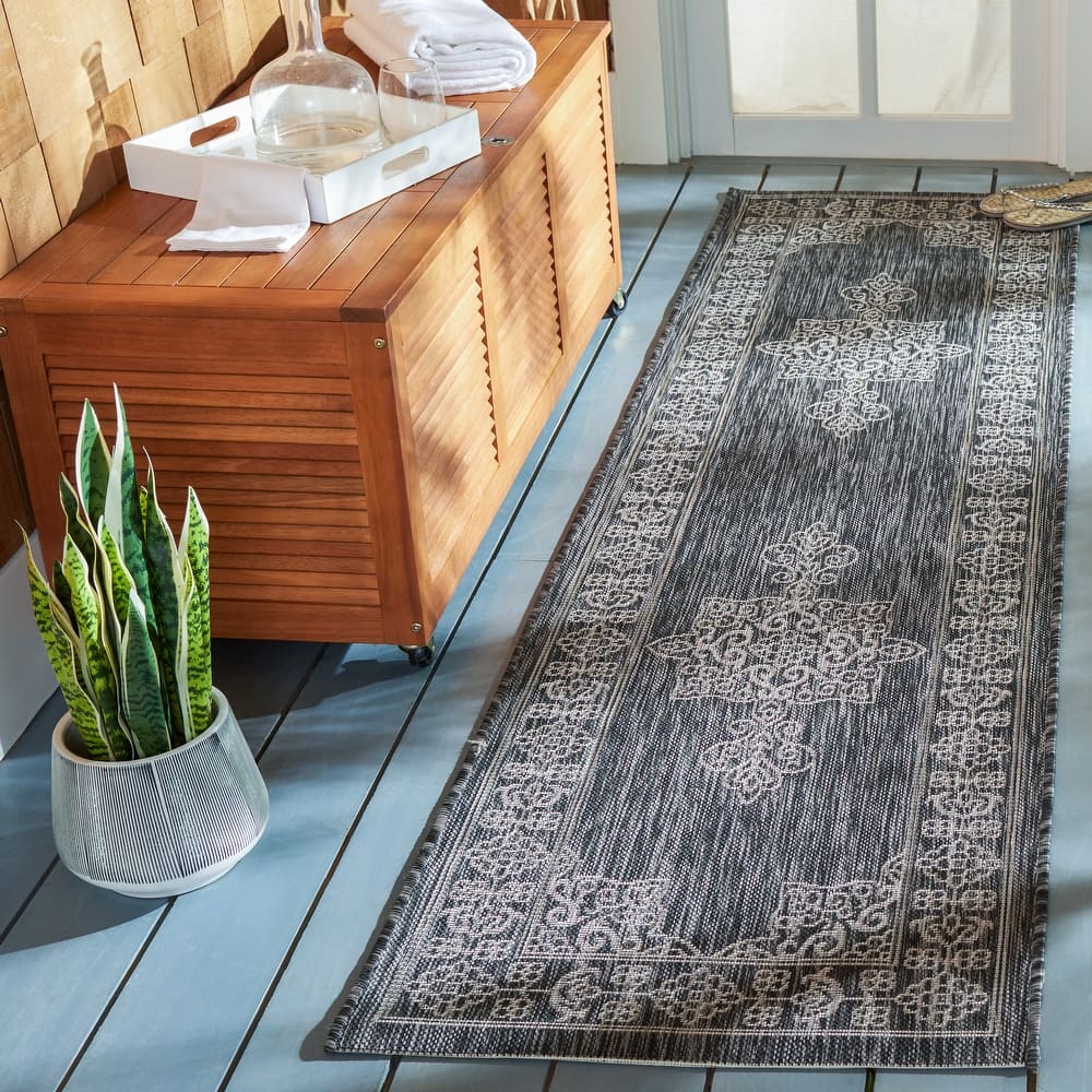 SAFAVIEH Courtyard Zikrija Indoor/ Outdoor Waterproof Patio Backyard Rug