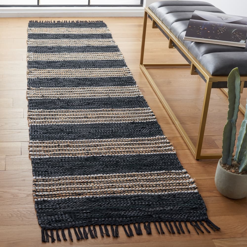 SAFAVIEH Handmade Vintage Leather Demetra Modern Fringe Rug
