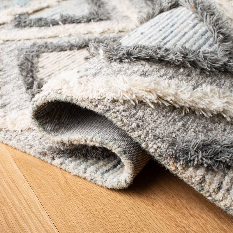 SAFAVIEH Handmade Kenya Genowefa Modern Wool Rug