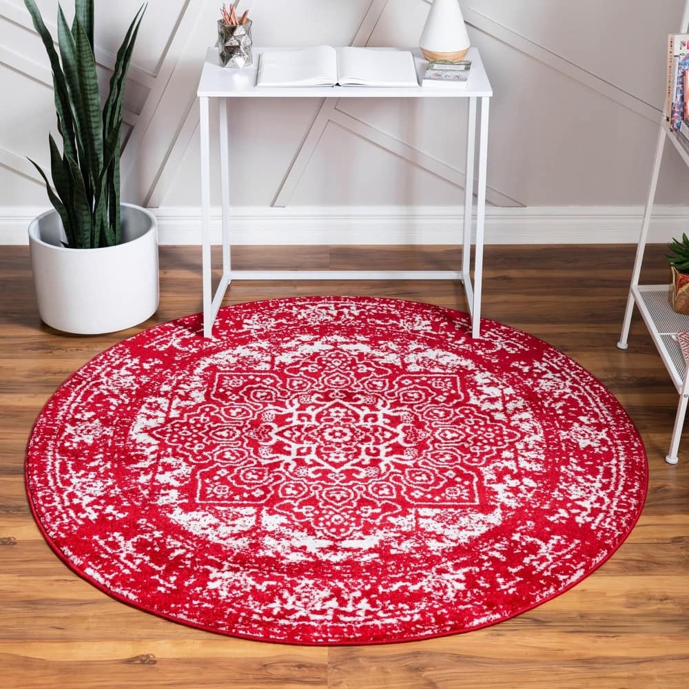 Traditional Brenda Collection Area Rug