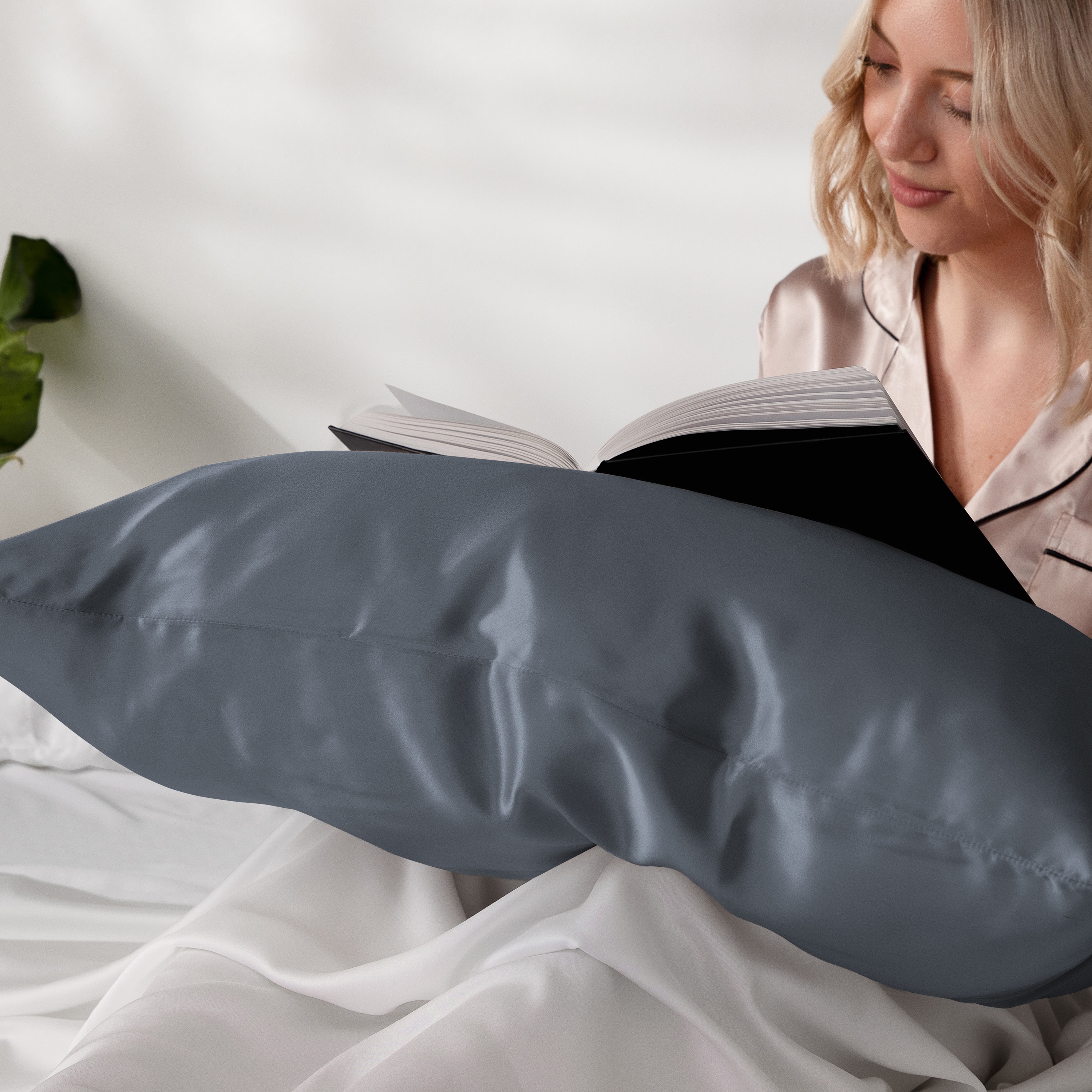 Becky Cameron 100% Mulberry Silk Zippered Pillowcase