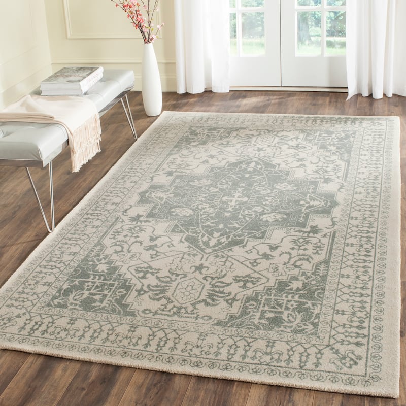 SAFAVIEH Handmade Restoration Vintage Boho Grisha Oriental Wool Rug - 3' x 5' - Mint/Ivory