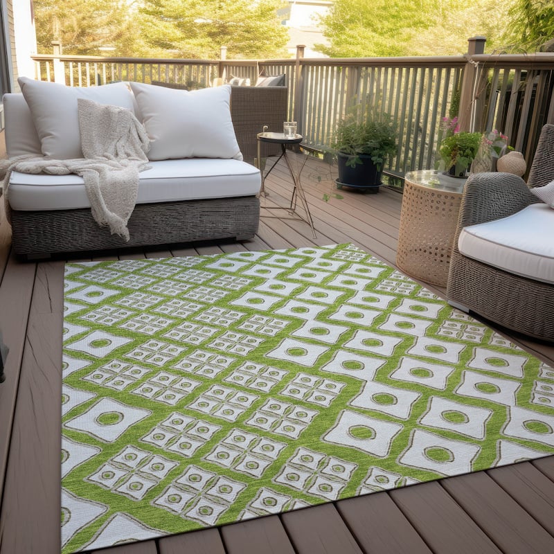 Machine Washable Indoor/ Outdoor Chantille Diamond Geo Rug