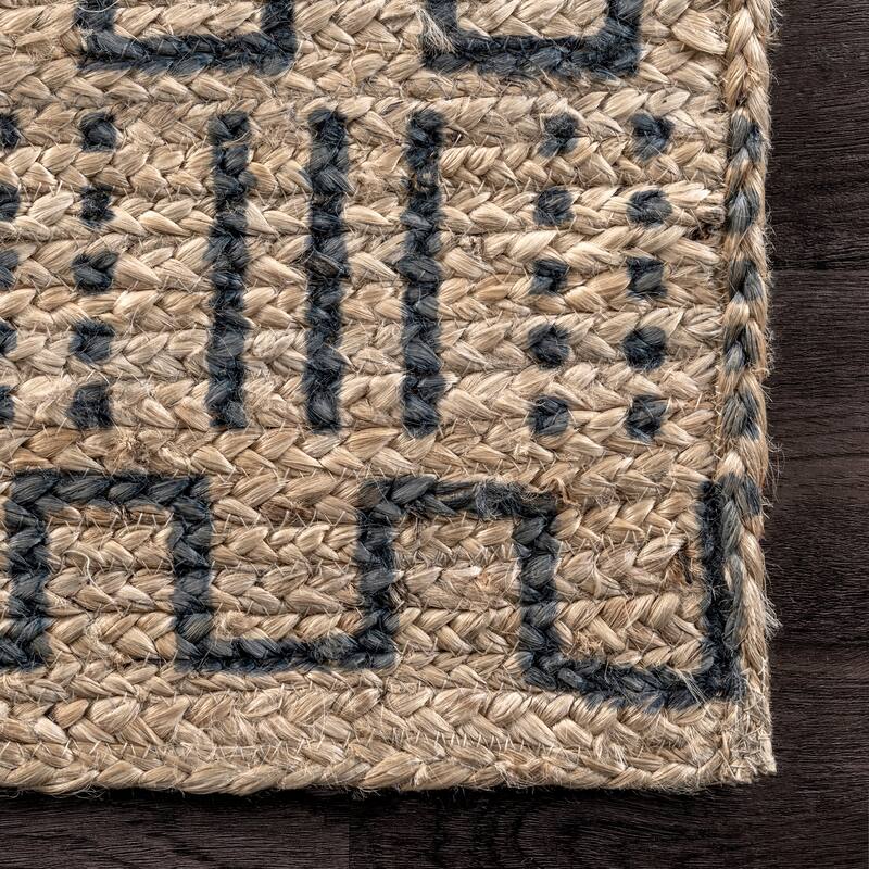Nuloom Micaela Tribal Braided Jute Area Rug