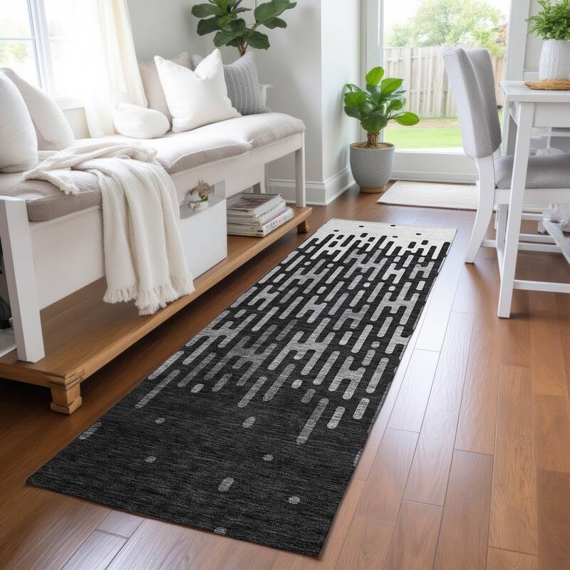 Machine Washable Indoor/ Outdoor Modern Kingman Chantille Rug