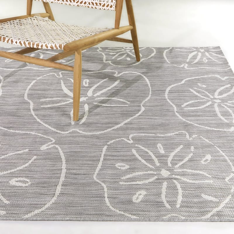 Jahren Coastal Sand Dollar Indoor/Outdoor Area Rug
