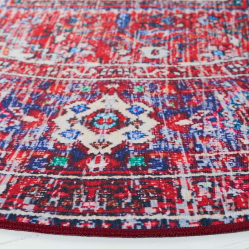 SAFAVIEH Tucson Machine Washable Slip Resistant Hildetraud Oriental Medallion