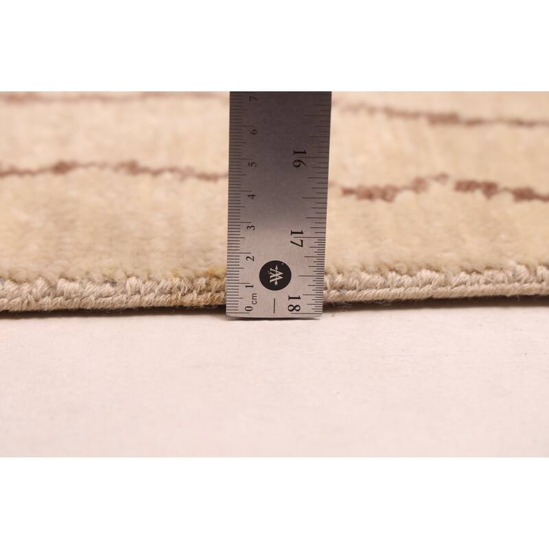 ECARPETGALLERY Hand-knotted Mystique Ivory Wool Rug - 3'0 x 9'9