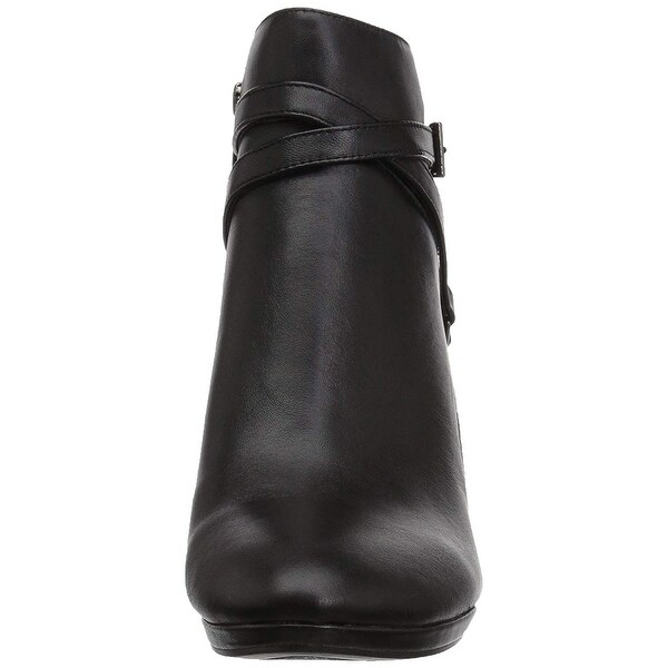 bandolino baruffi platform ankle booties