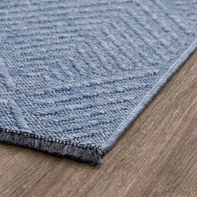 Alameda Solid Color Chevron Machine Washable Indoor Area Rug