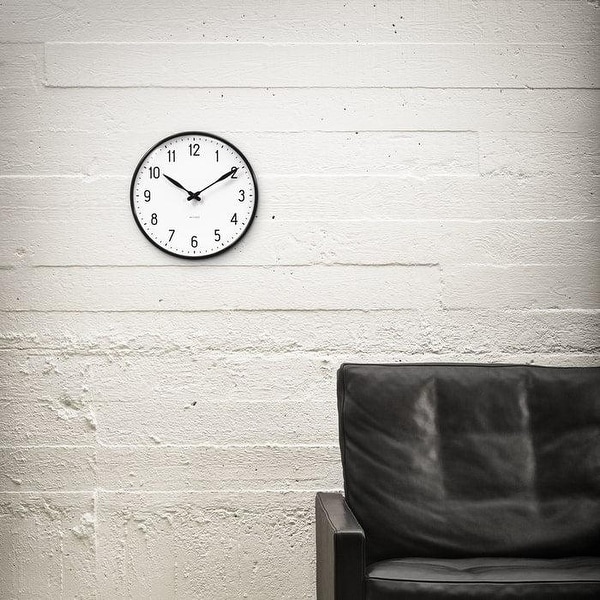 インテリア時計 ARNE JACOBSEN   STATION WALL CLOCK Amazon.com: Arne Jacobsen Station Wall Clock White/Black