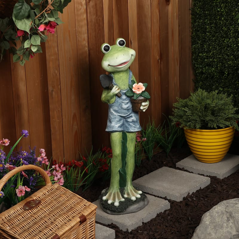 Gardener Frog Statue