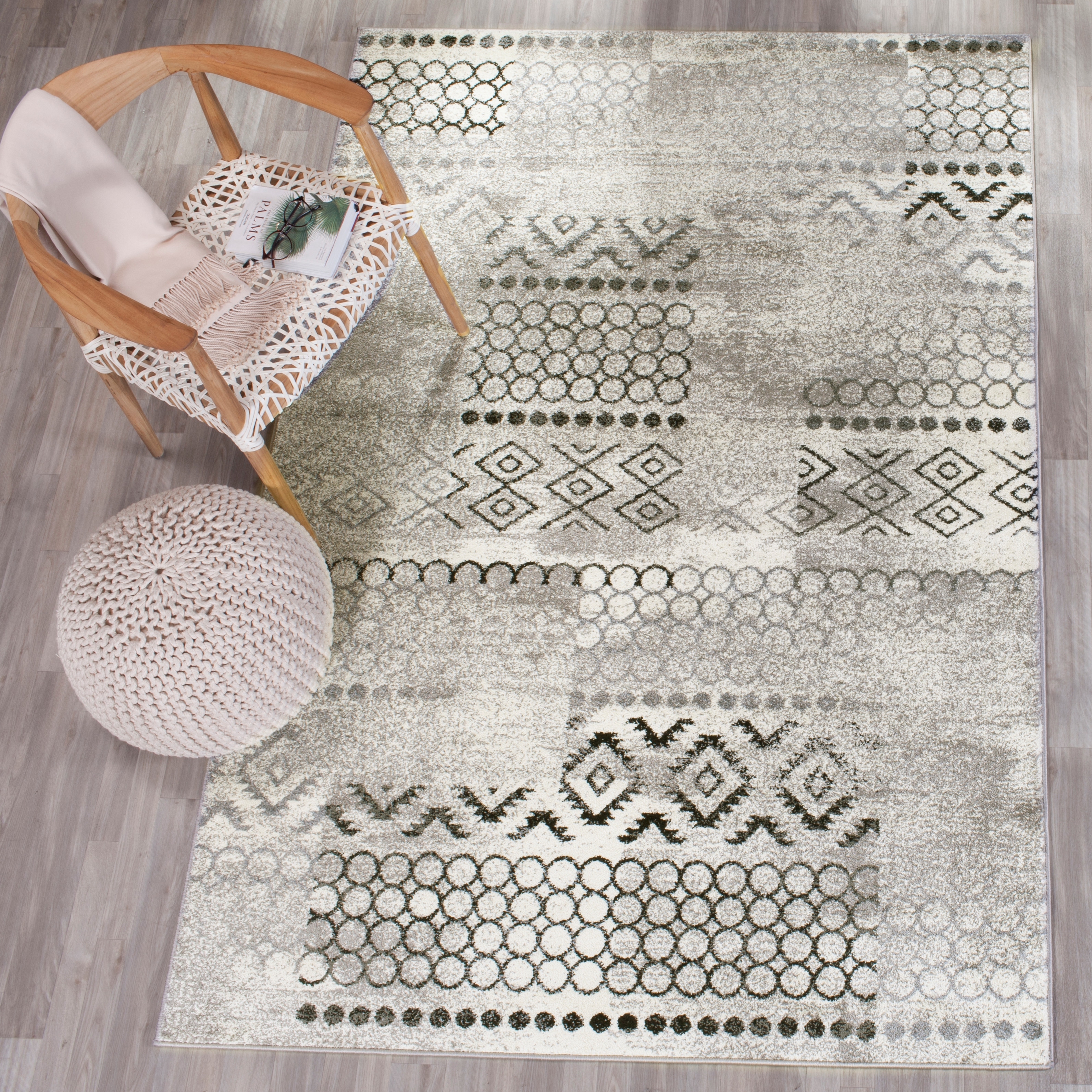 SAFAVIEH Evoke Kitron Distressed Vintage Boho Rug