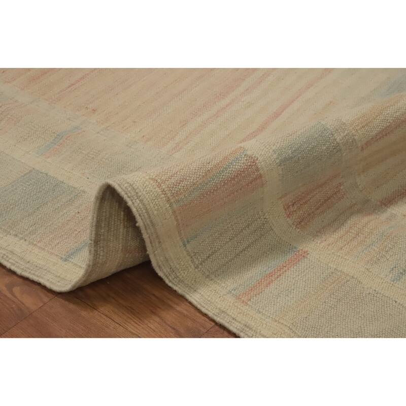 Hand Woven Southwestern Wool Multi-Colored Geometric Area Rug - 6' 11'' X 5' 0''