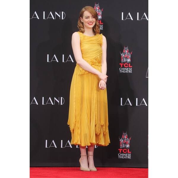 Emma Stone At The Press Conference For La La Land Stars Handprint &  Footprint Ceremony Tcl Chinese 6 Theatres New York Ny Decemb - Bed Bath &  Beyond - 24375867