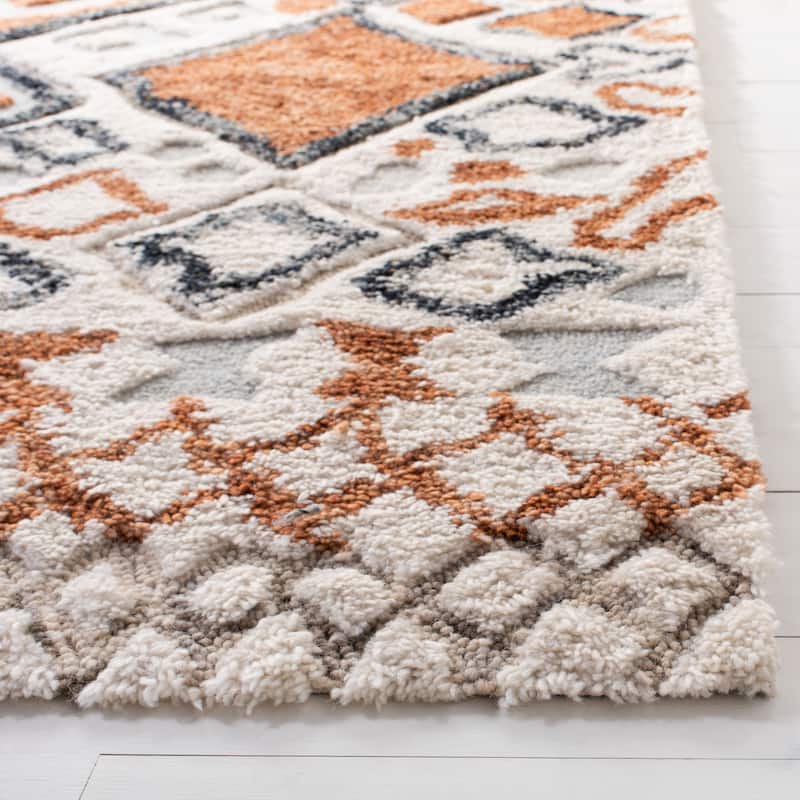 SAFAVIEH Handmade Casablanca Shag Grainne Tribal Wool Rug