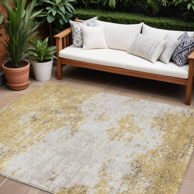 HomeRoots Abstract Transitional Rectangle Outdoor Rug - 8' X 10'