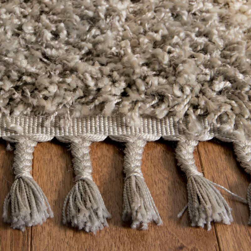 SAFAVIEH Pro Luxe Shag Yuna Moroccan Tassel 2.4-inch Thick