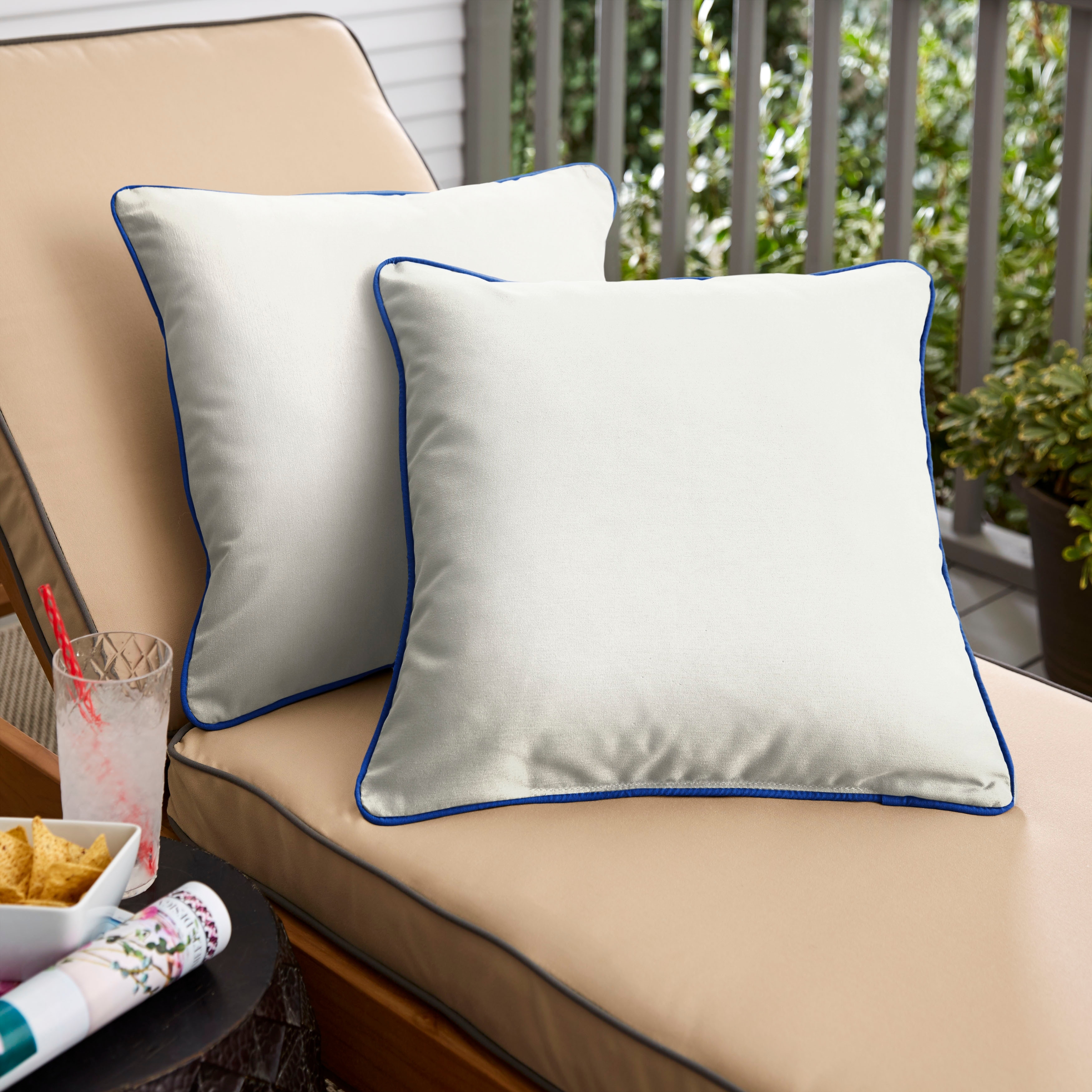 Sunbrella Canvas Natural/ Canvas True Blue Indoor/ Outdoor Pillow Set