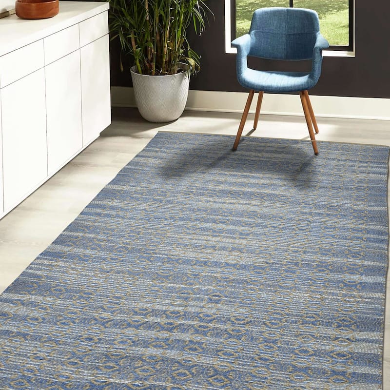 Geometric Area Rug - 8' x 10'